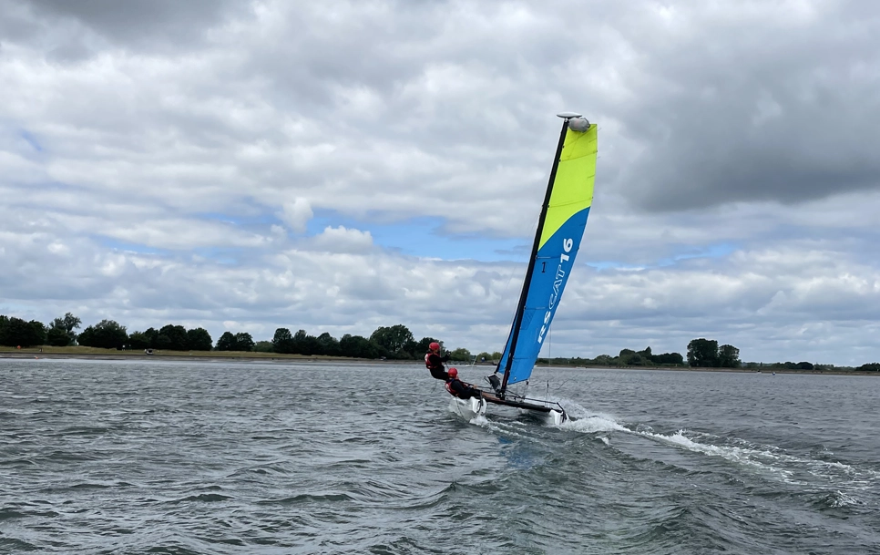 A sailing boat on the lake.